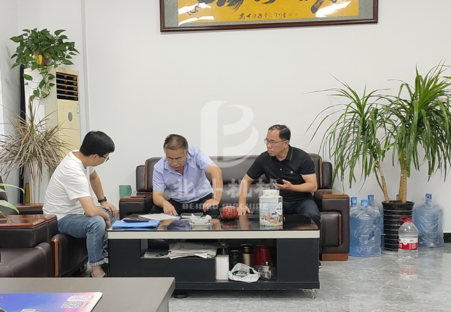 热烈欢迎客户来实地参观环保型垃圾蜜桃AV网址在线观看